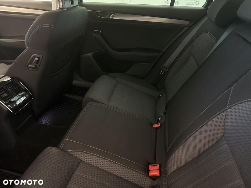 Skoda Superb 2.0 TDI SCR Style DSG - 21