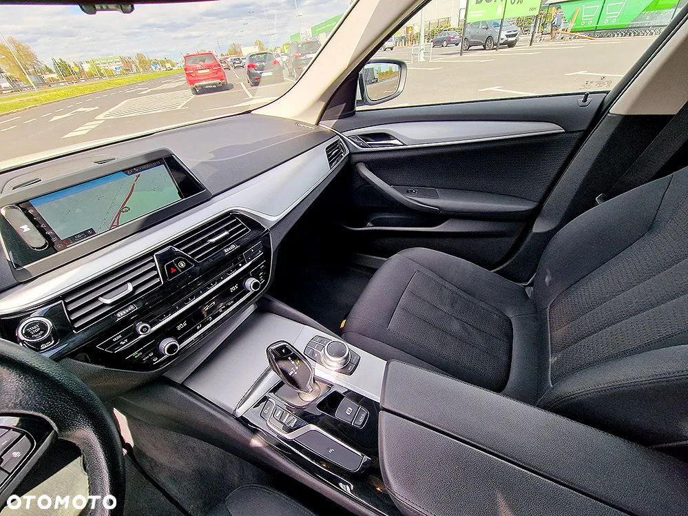 BMW Seria 5 518d Business Edition - 9