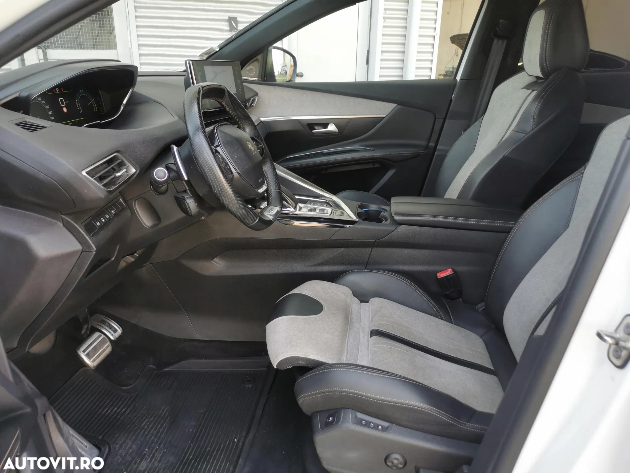 Peugeot 3008 PHEV EAT8 4X4 GT Pack - 12