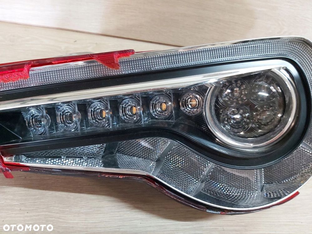 TOYOTA GT86 Subaru BRZ Lift Lampa tył prawa LED - 2