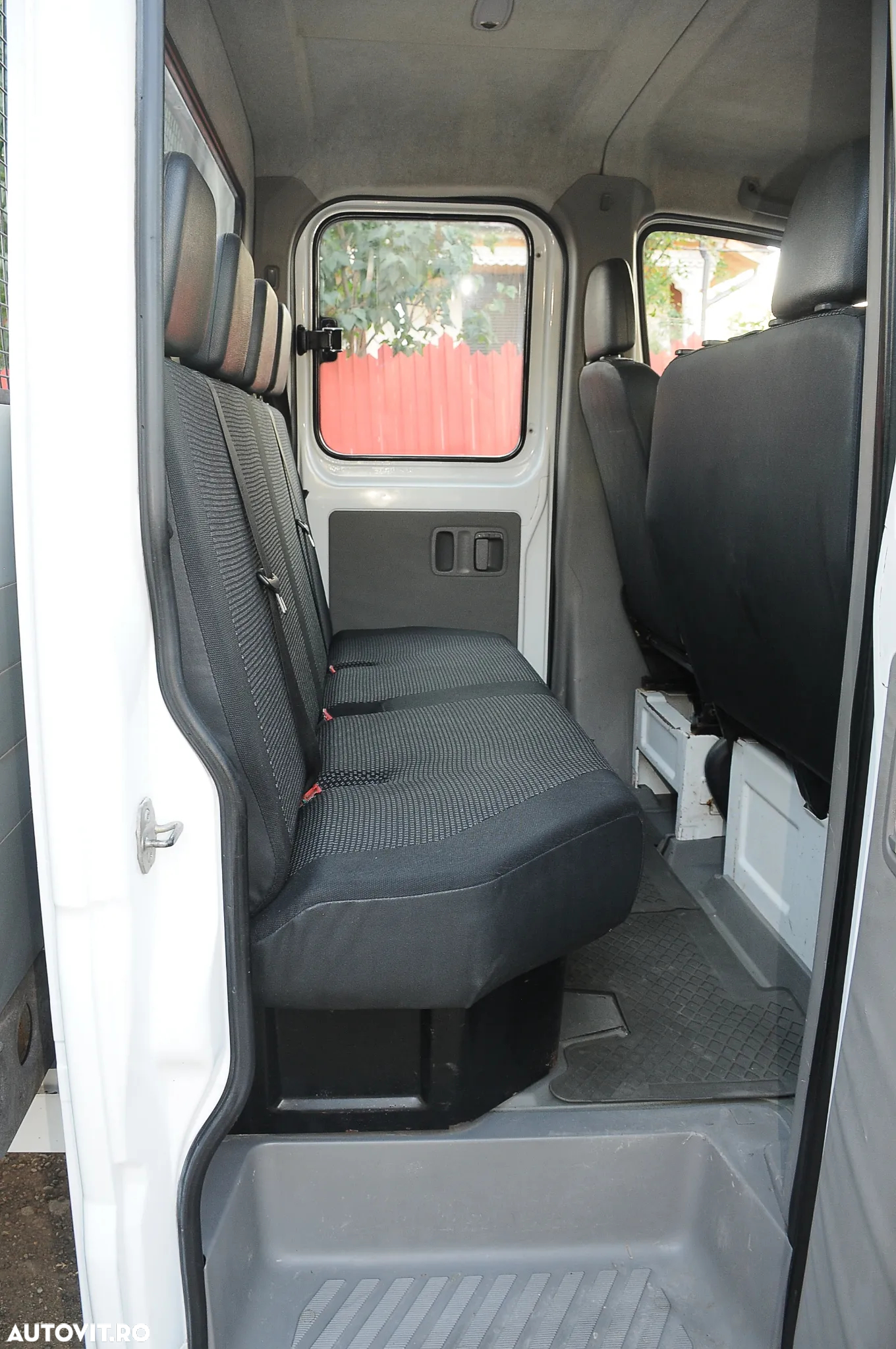 Mercedes-Benz Sprinter - 12