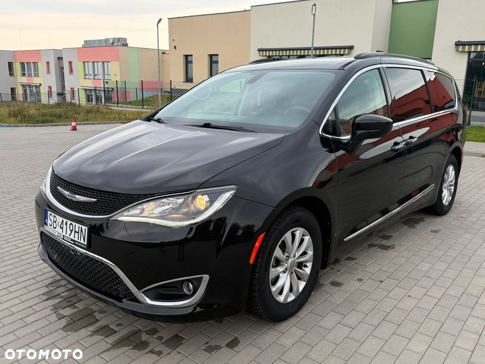 Chrysler Pacifica - 13