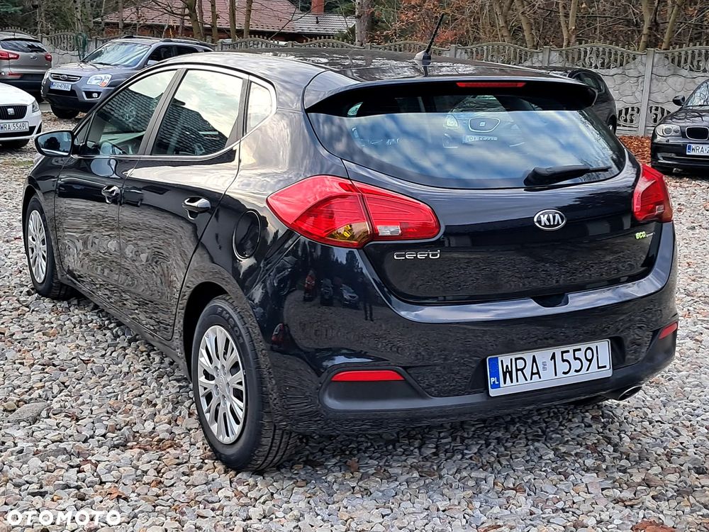 Kia Ceed 1.6 GDI Dream Team Edition - 6