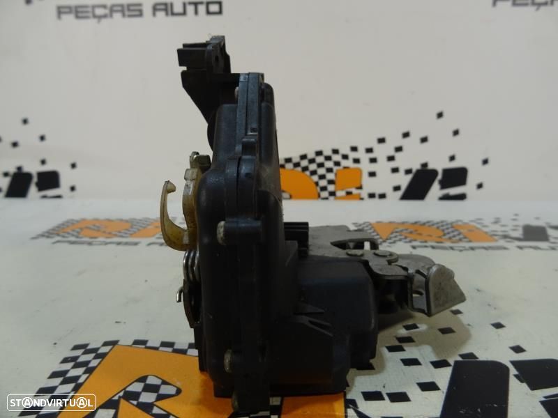 Fecho Da Porta Frente Direita Audi A4 (8E2, B6)  4B2837016g / 4B2 837 - 4