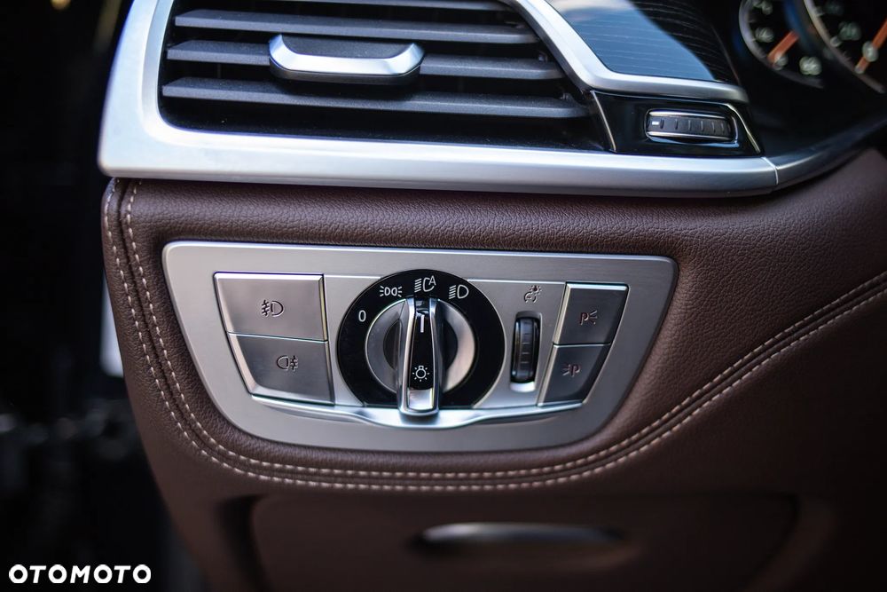 BMW Seria 7 - 22
