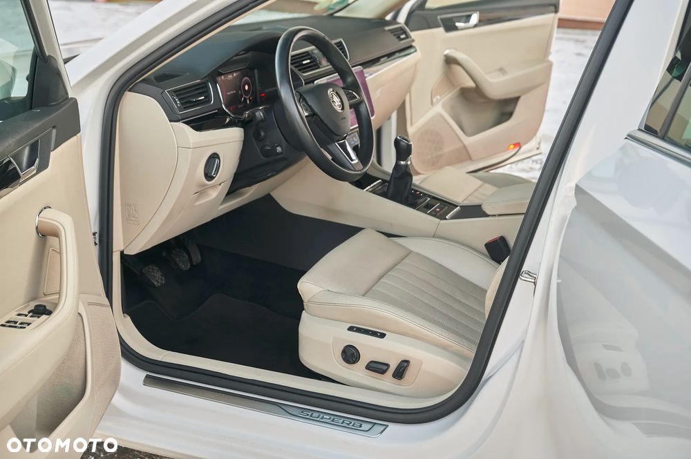 Skoda Superb 2.0 TDI L&K - 17