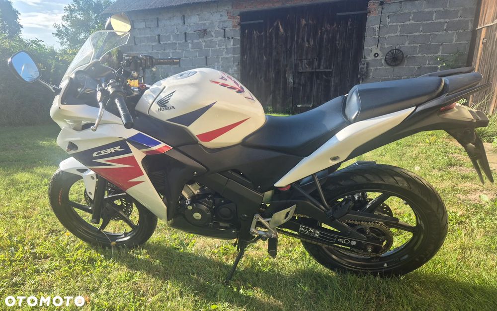 Honda CBR - 9