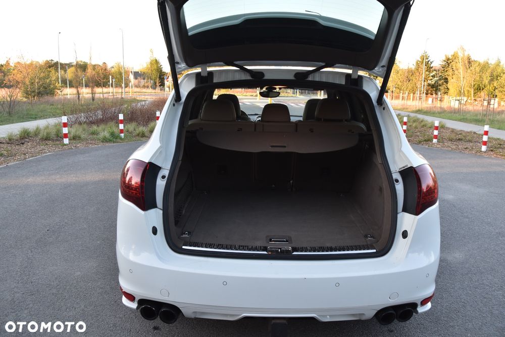 Porsche Cayenne - 6