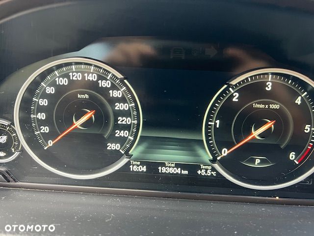 BMW Seria 5 530d xDrive - 12