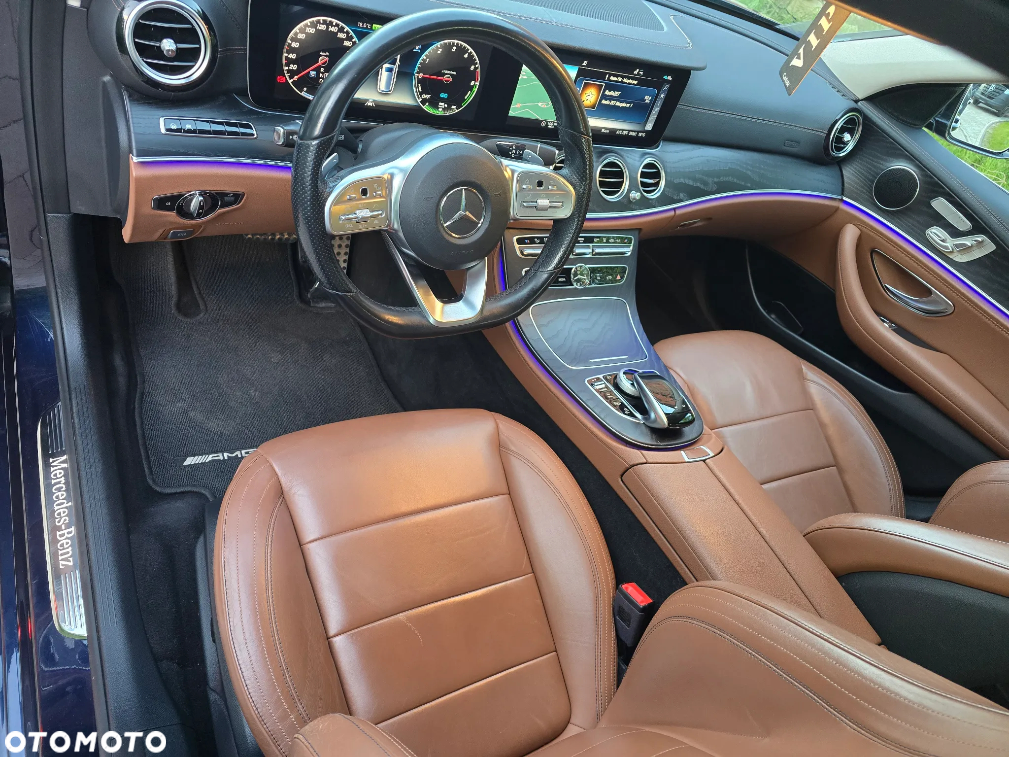 Mercedes-Benz Klasa E 300 de AMG - 23