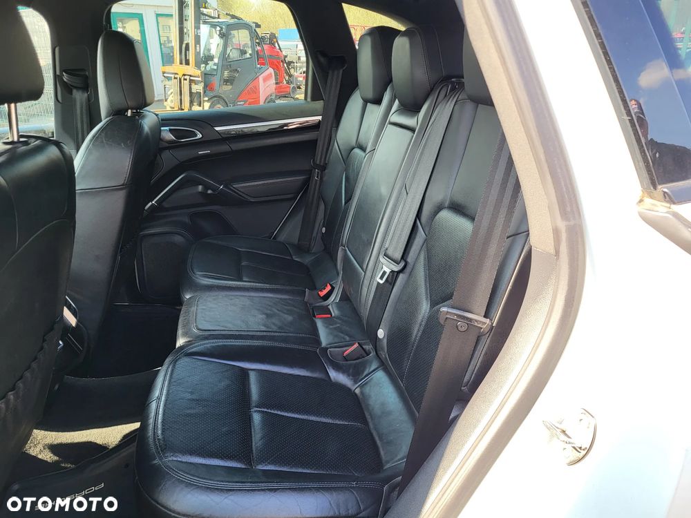 Porsche Cayenne Platinum Edition - 33
