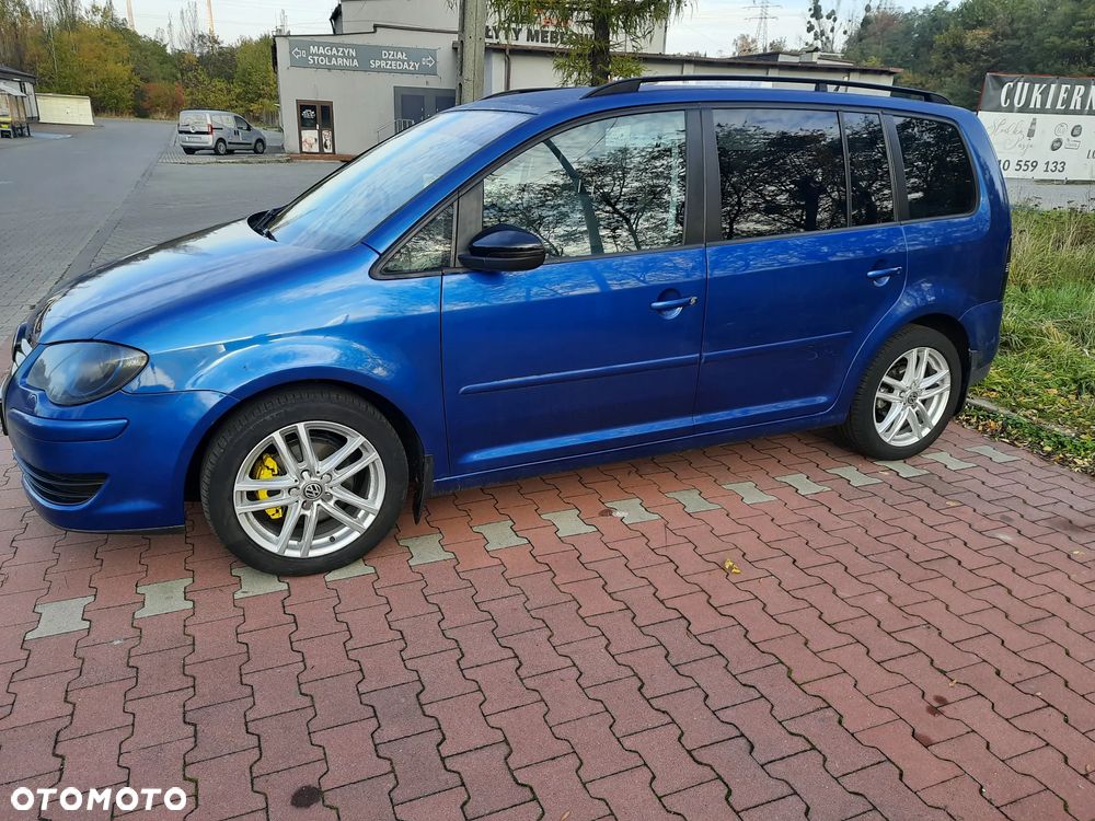 Volkswagen Touran 1.9 TDI DPF BlueMot Trendline - 4