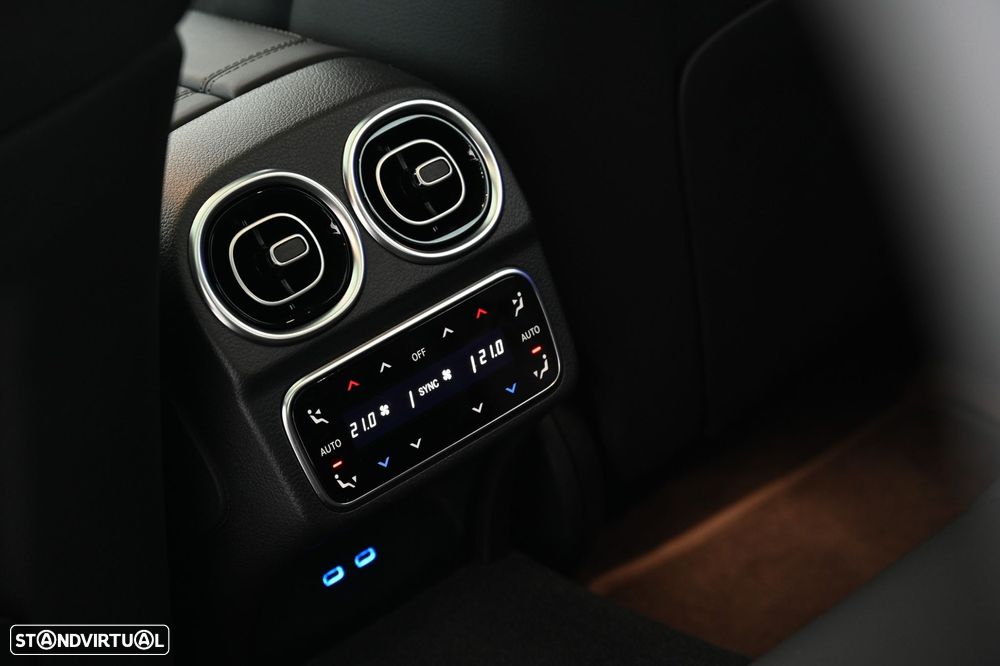 Mercedes-Benz C 63 AMG S E Performance 4Matic - 27