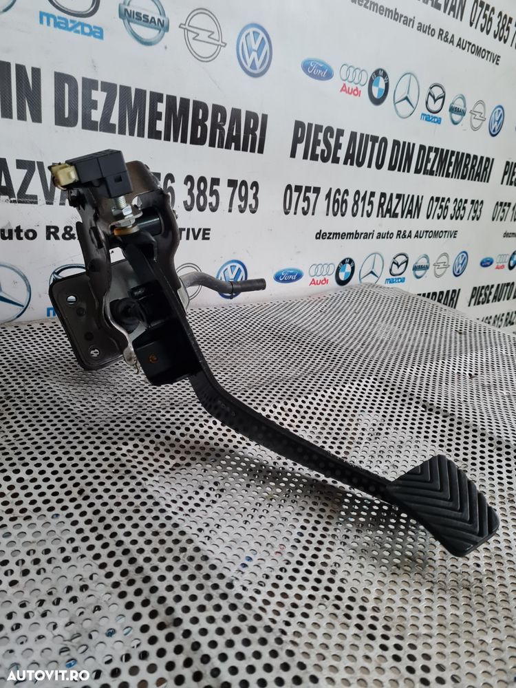 Pedala Pompa Ambreiaj Cilindru Receptor Ambreiaj Hyundai IX35 2.0 Benzina Volan Stanga An 2009-2010-2011-2012-2013-2014-2015 Dezmembrez Hyundai IX35 2.0 Benzina 2x4 Cod Motor G4KD An 2009-2010-2011-2012-2013-2014-2015 Volan Stanga - 1