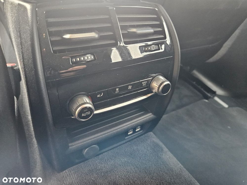 BMW Seria 5 520d xDrive Sport - 27