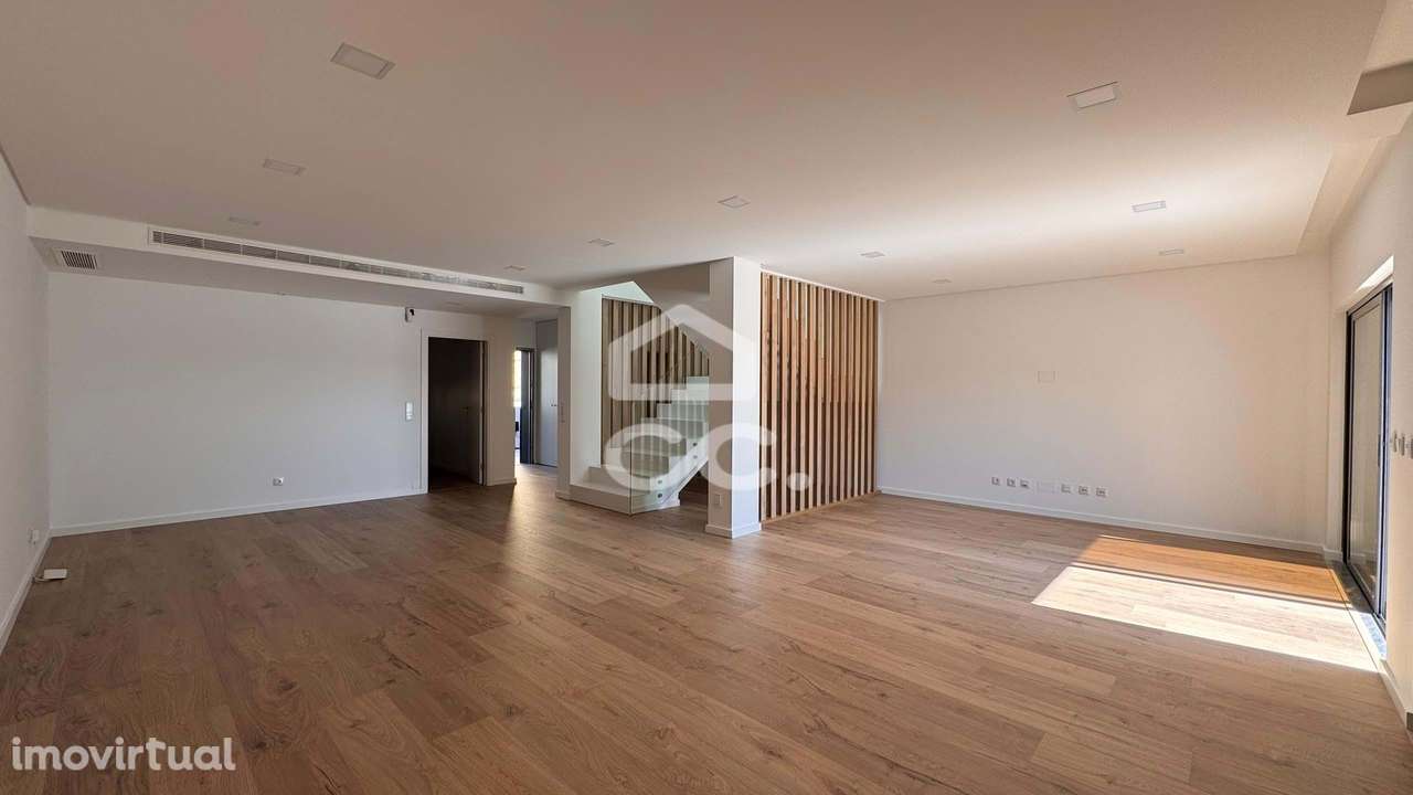 Moradias V4 duplex de luxo, Loures - Conforto, sofisticação e eficiênc - Grande imagem: 4/38