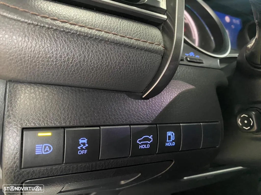 Toyota Camry 2.5 Hybrid Luxury - 33