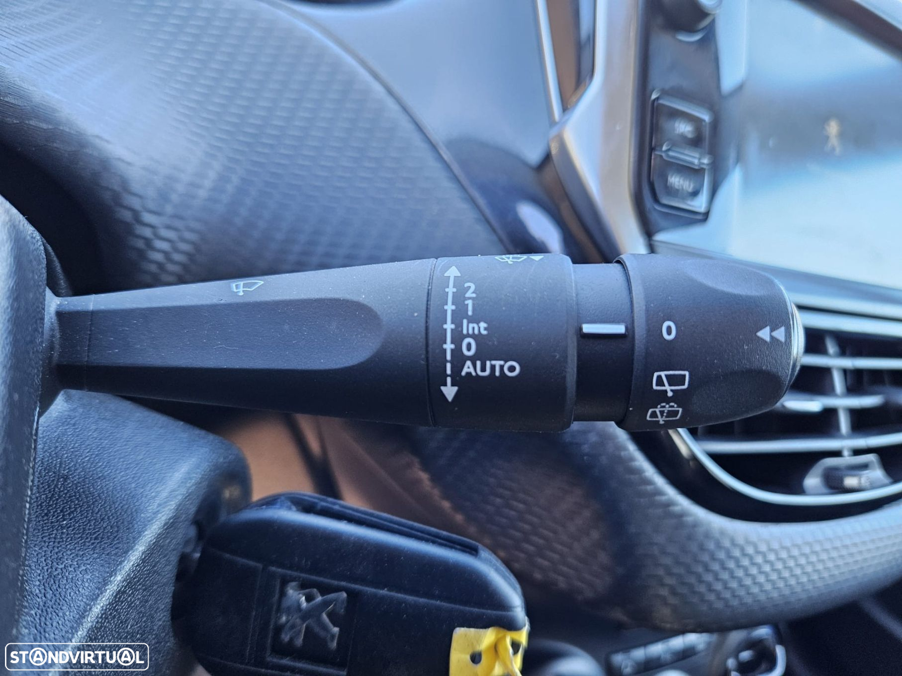 Peugeot 208 1.2 PureTech Signature - 38