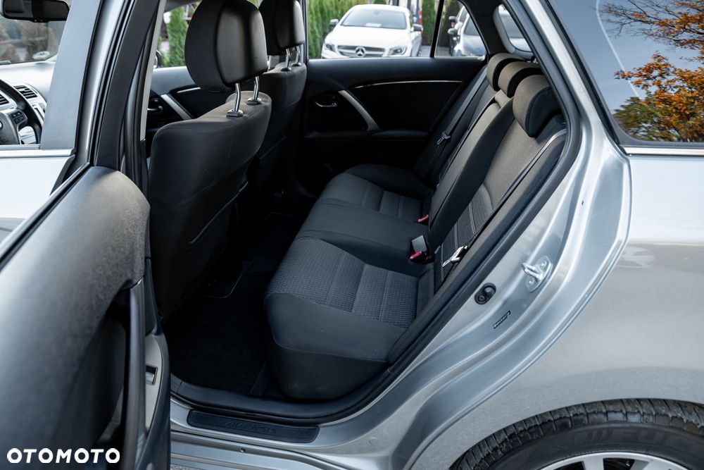 Toyota Avensis 1.8 Active - 20