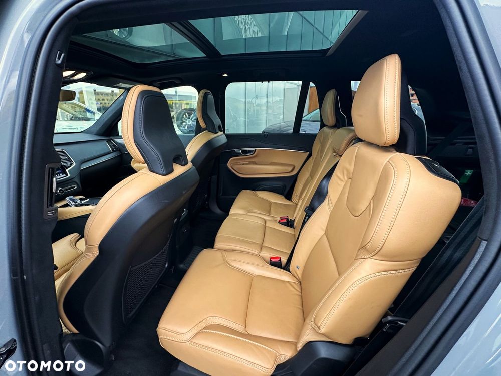 Volvo XC 90 - 30