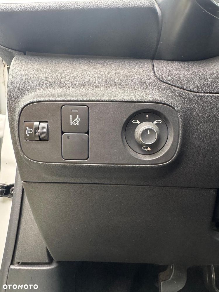 Citroën C3 Pure Tech 82 FEEL - 17