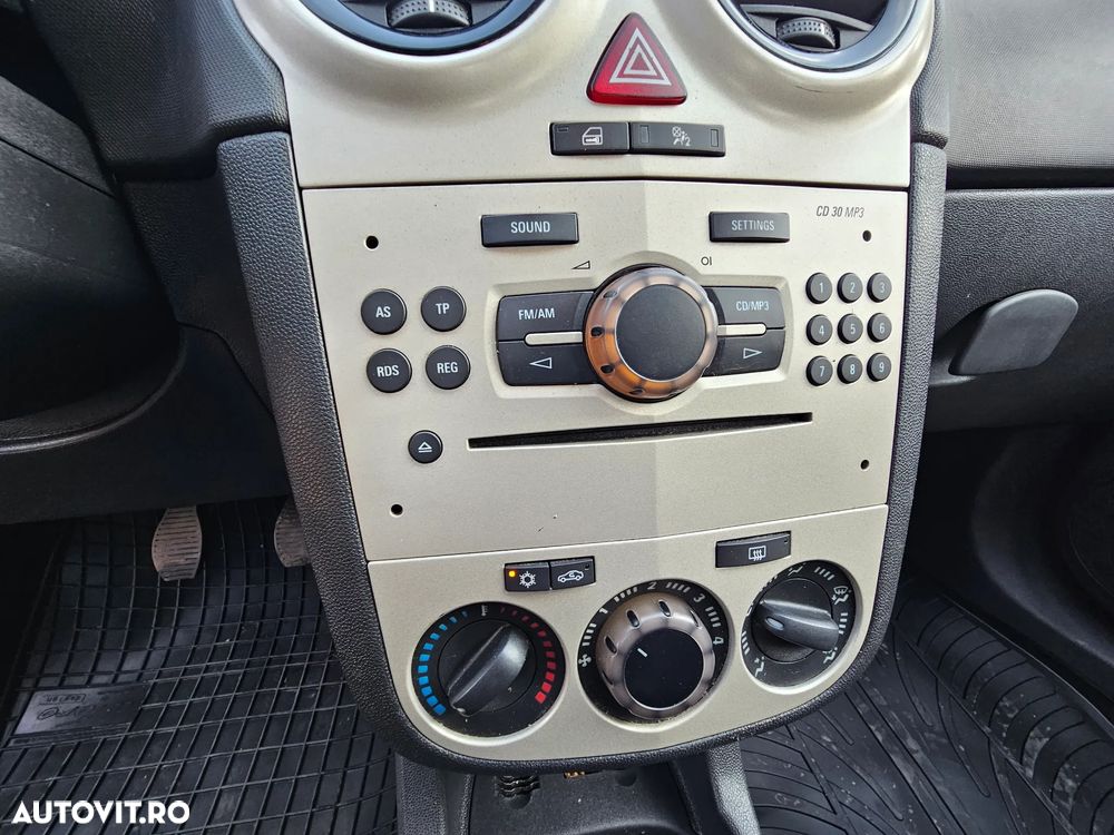 Opel Corsa 1.2i Cosmo - 13