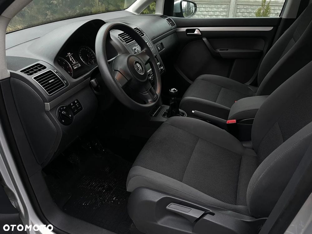 Volkswagen Touran - 13