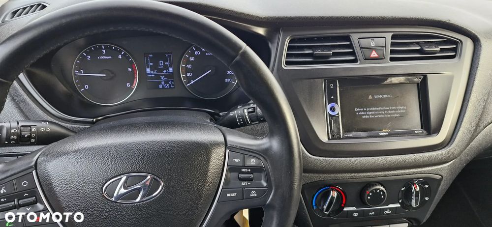 Hyundai i20 1.1 CRDi BlueDrive Comfort - 13