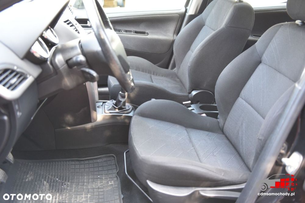 Peugeot 207 - 17