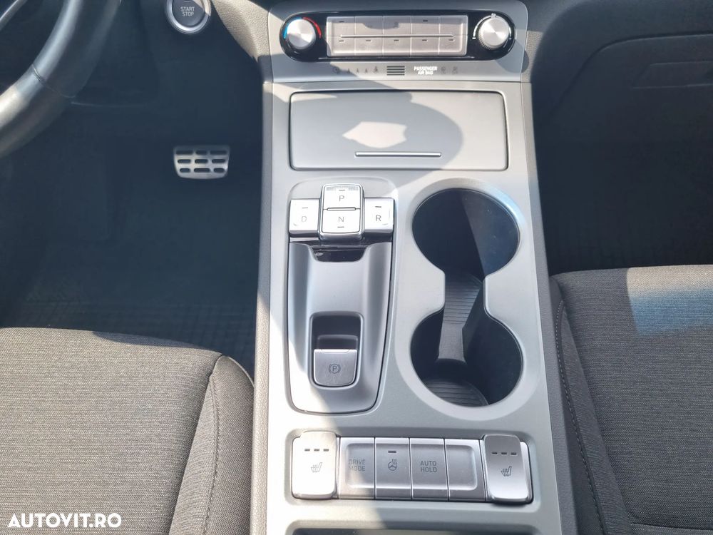 Hyundai KONA - 16