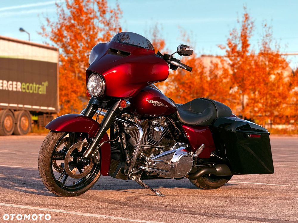 Harley-Davidson Touring Street Glide - 4