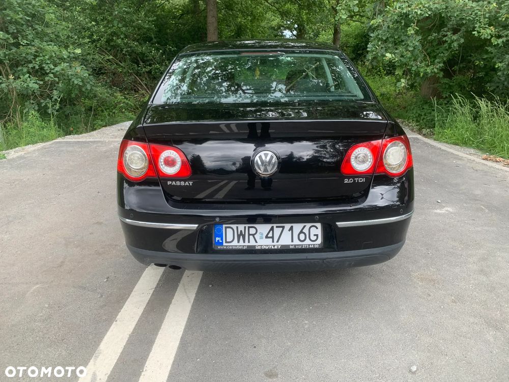 Volkswagen Passat 2.0 TDI DPF Trendline - 21