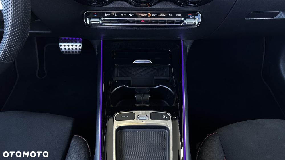Mercedes-Benz GLB 200 AMG Line 7G-DCT - 19