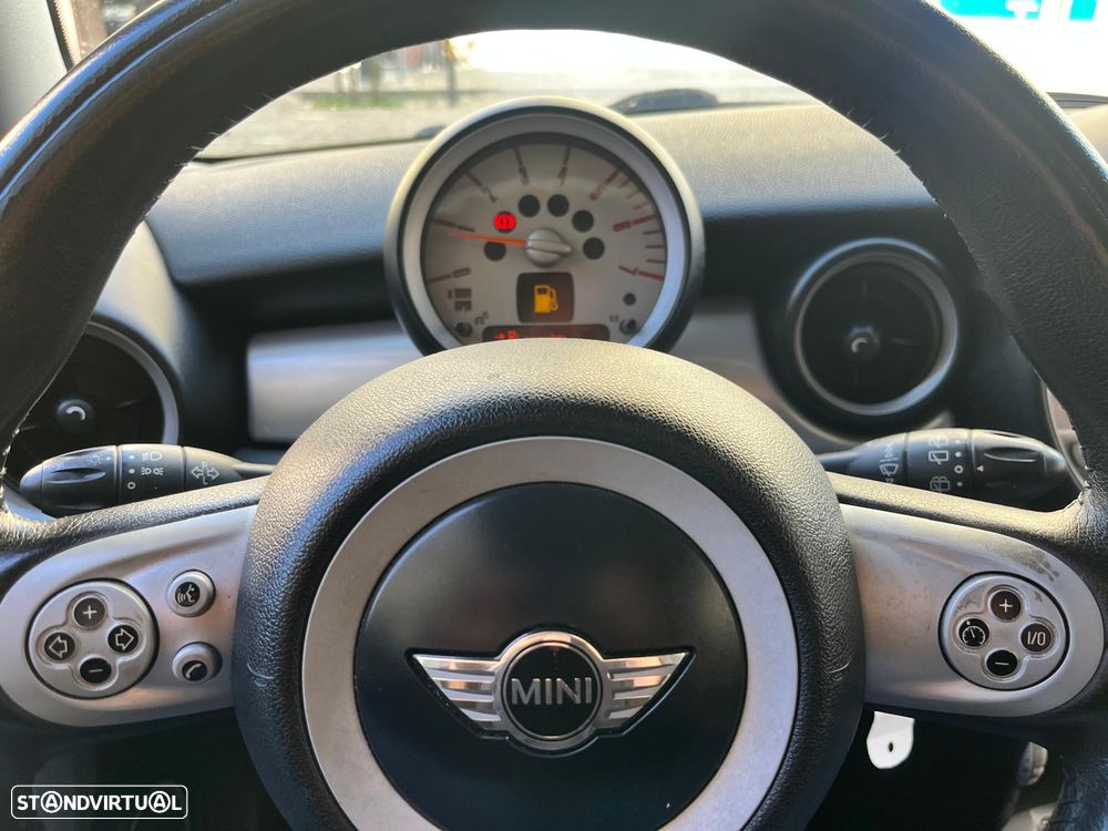 MINI 3 Portas Cooper D - 5