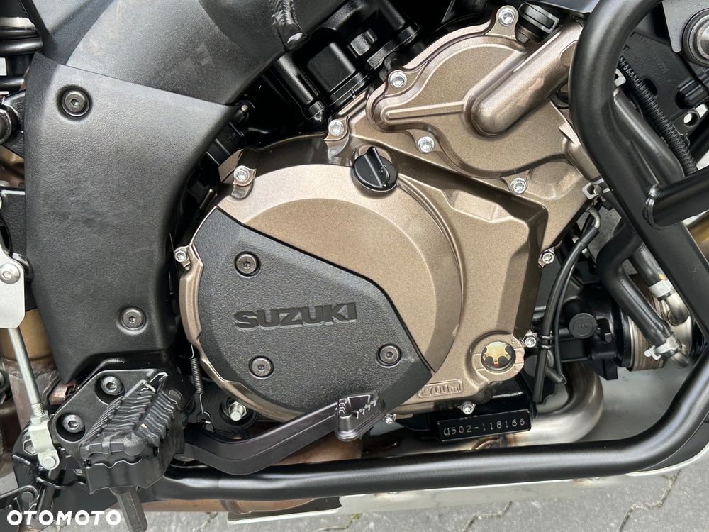 Suzuki V-STROM - 14