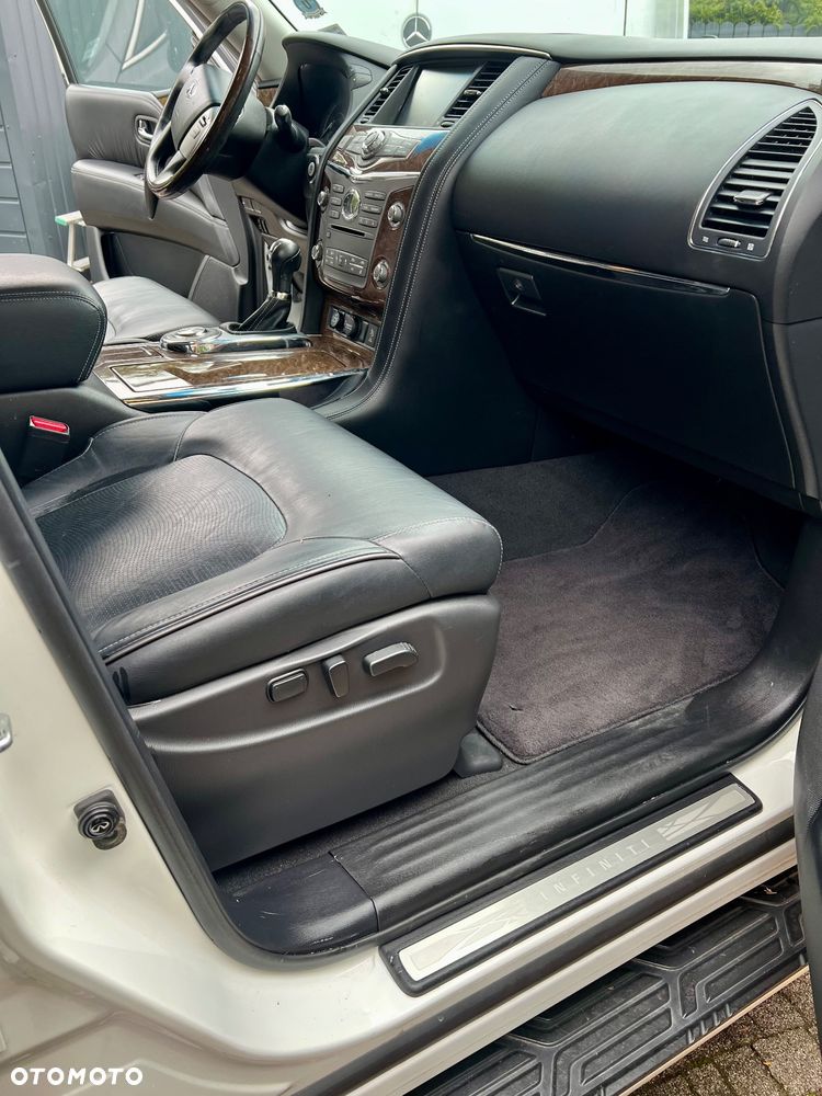 Infiniti QX80 - 16