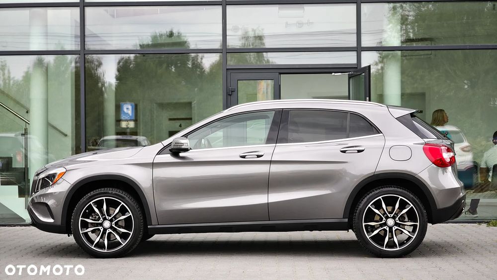 Mercedes-Benz GLA - 7