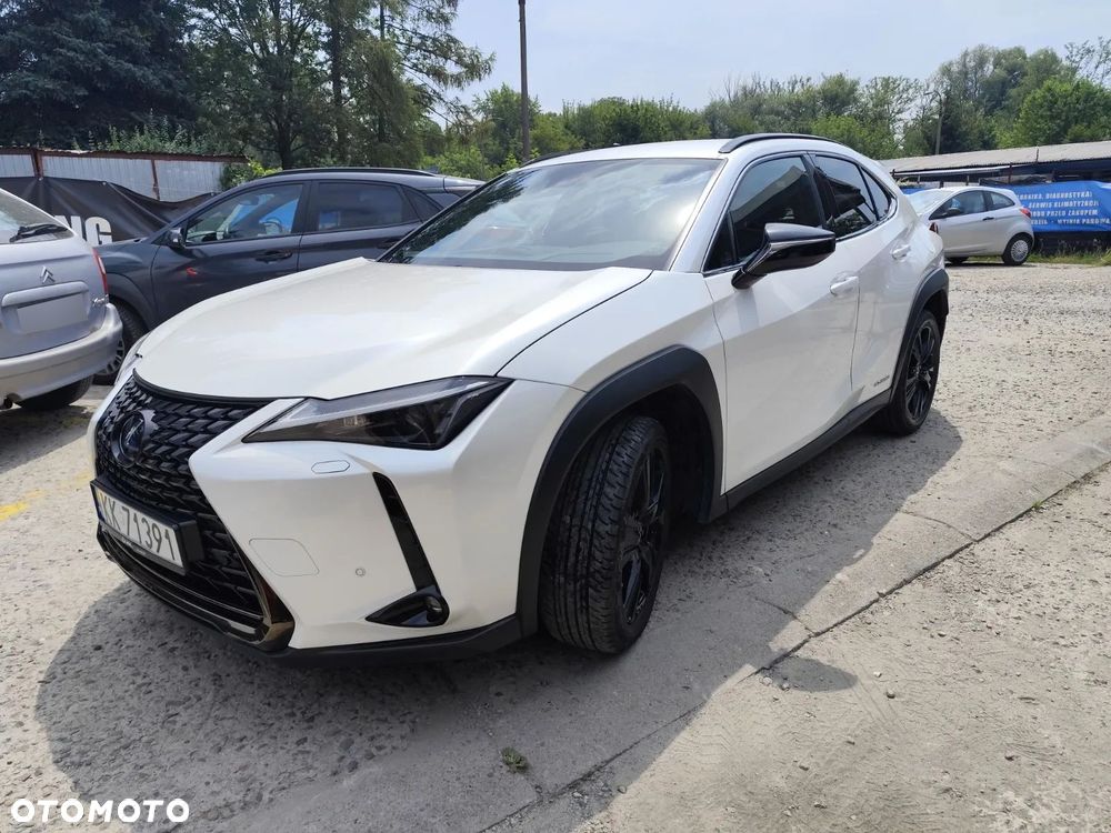 Lexus UX - 3