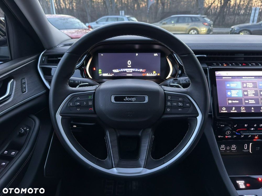 Jeep Grand Cherokee - 26