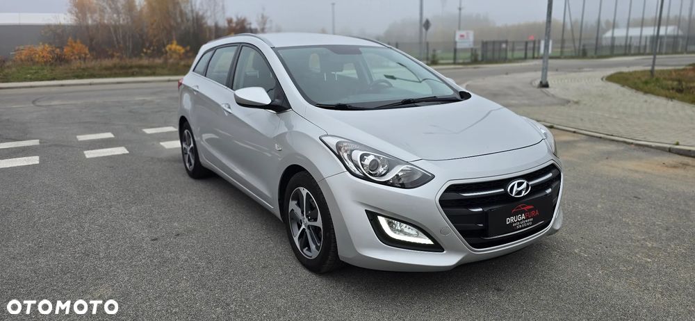 Hyundai i30 blue Kombi 1.4 YES Gold - 3