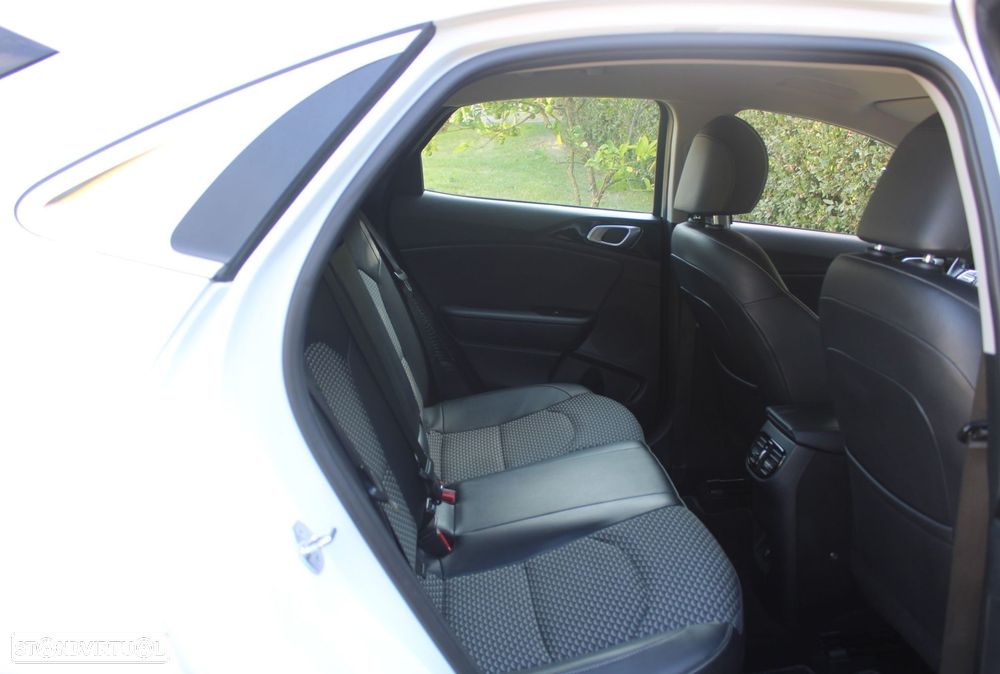 Kia XCeed 1.6 GDi PHEV Drive - 38
