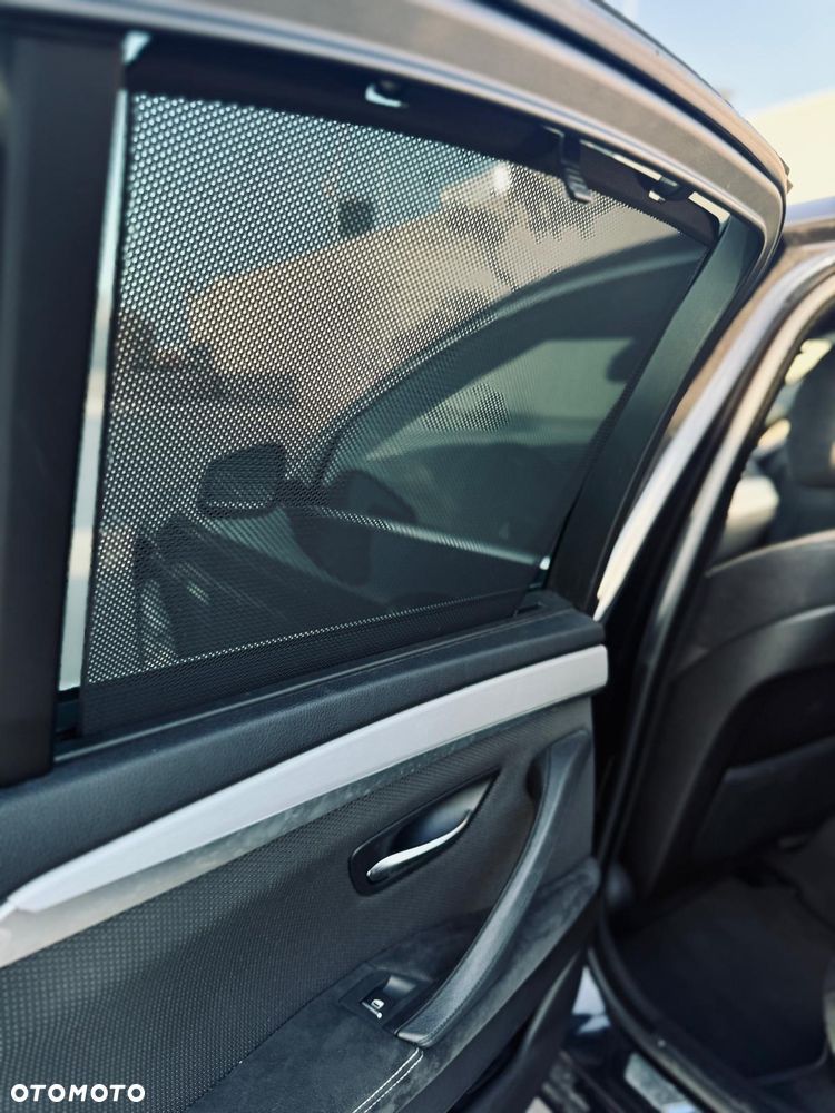 BMW Seria 5 520i Luxury Line - 17