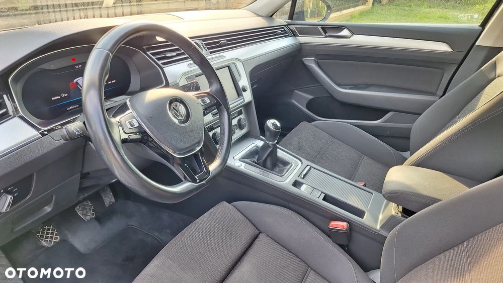 Volkswagen Passat Variant 1.8 TSI BMT Comfortline - 11
