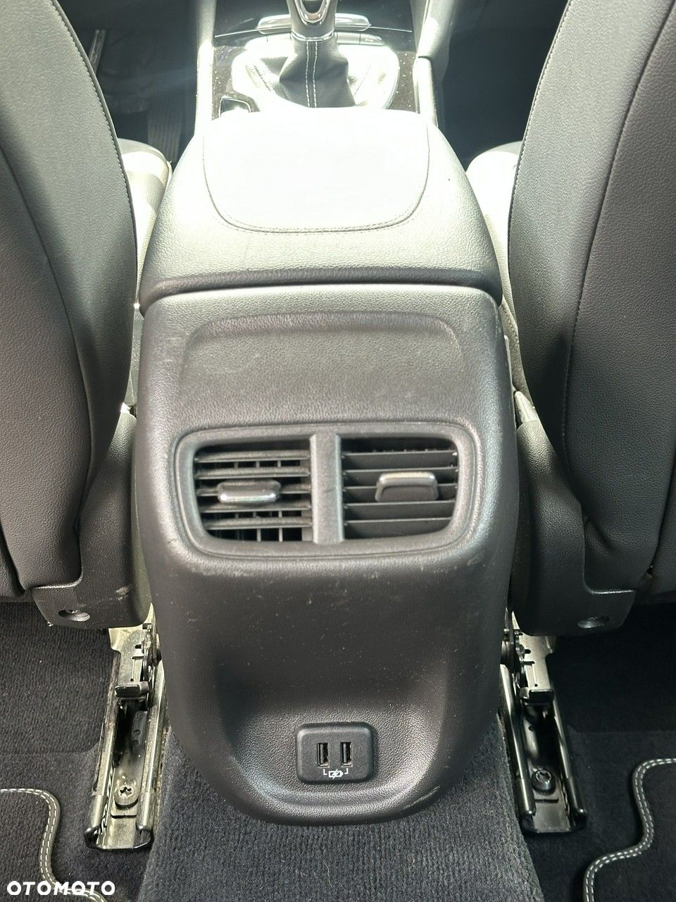 Opel Insignia - 25
