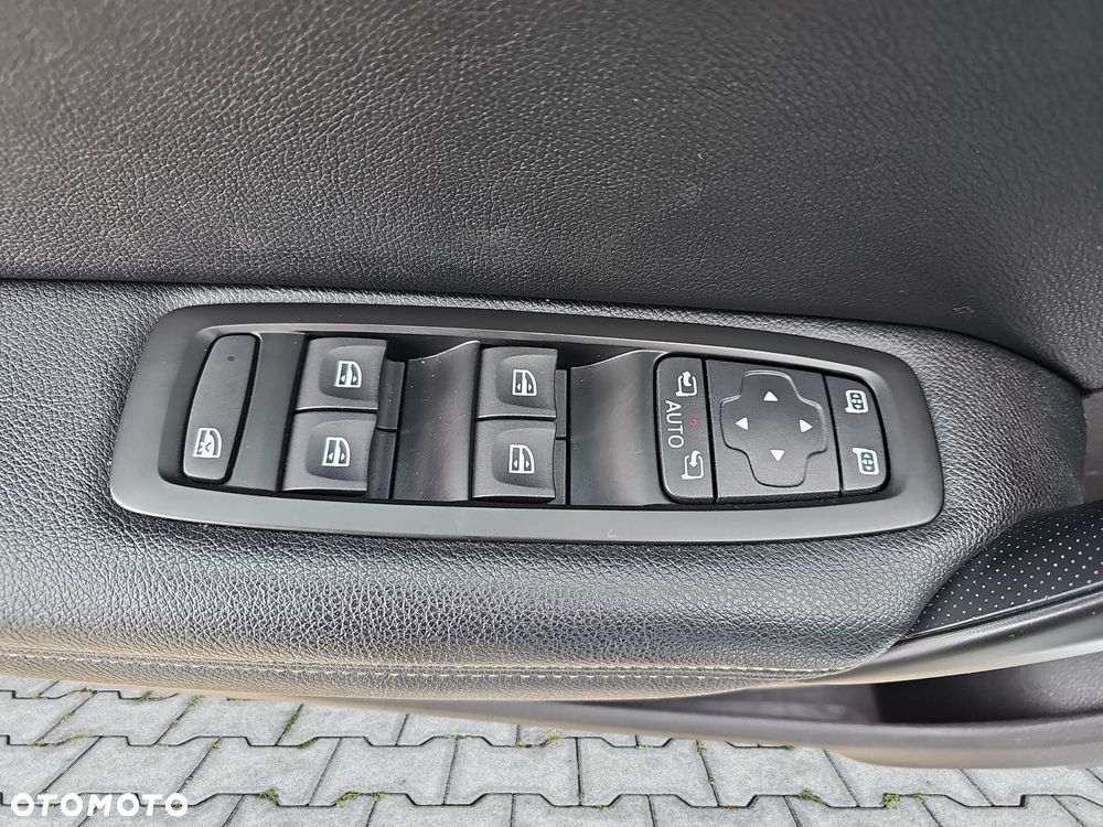 Renault Megane 1.5 Blue dCi Intens EDC - 9