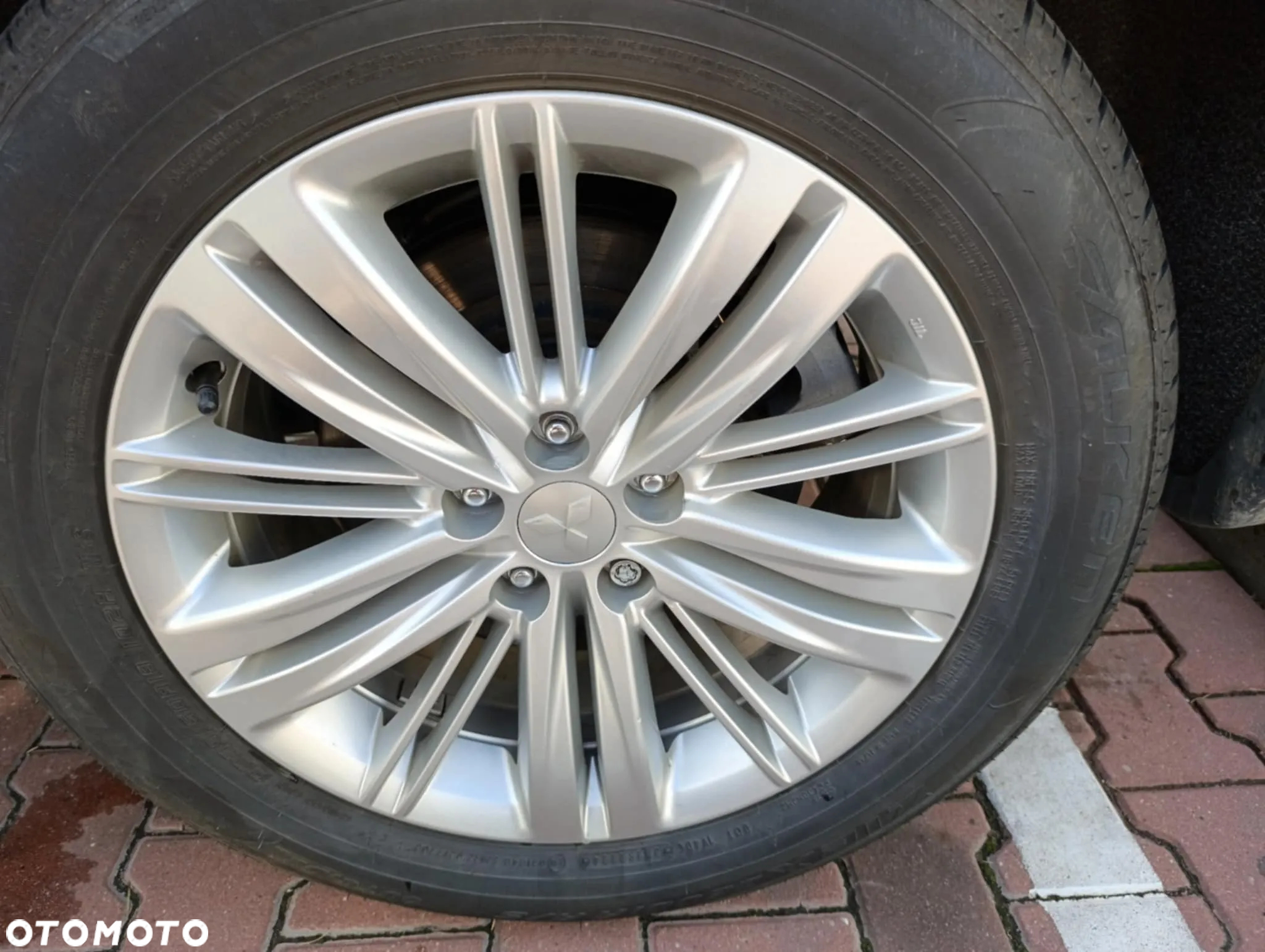 Mitsubishi Outlander 2.4 4WD Plug-In Hybrid Plus - 13