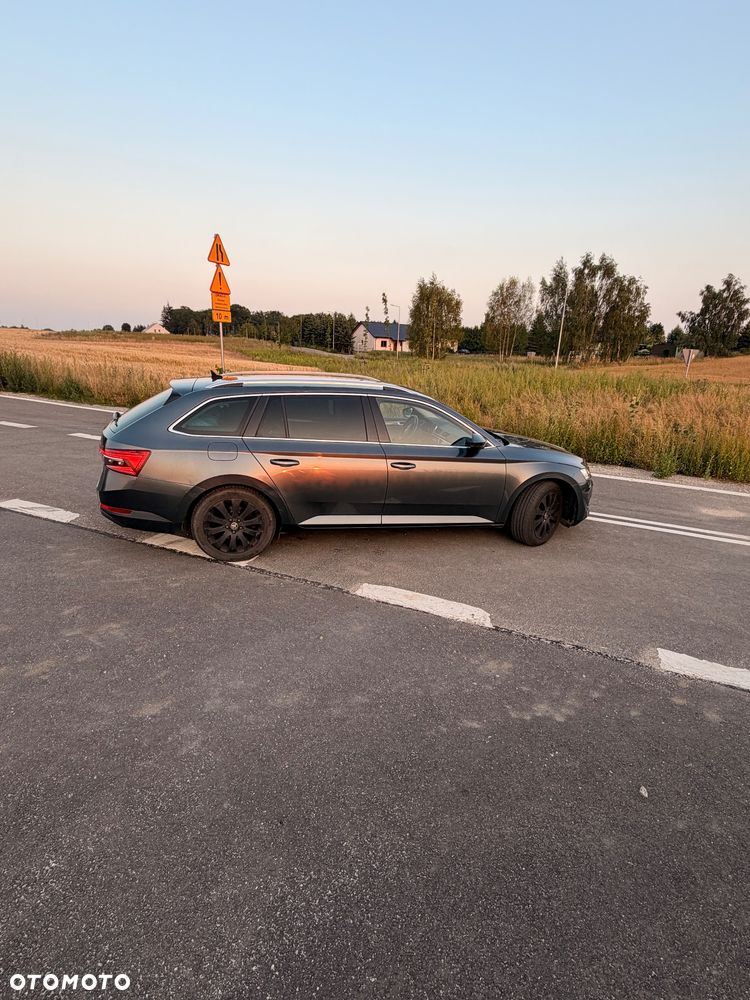 Skoda Superb 2.0 TDI SCR 4x4 Style DSG - 4