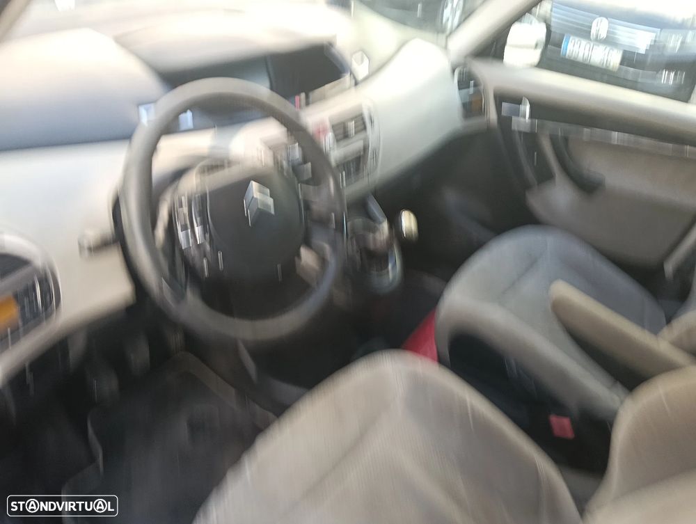 Citroën C4 Grand Picasso 1.6 HDi Exclusive - 20