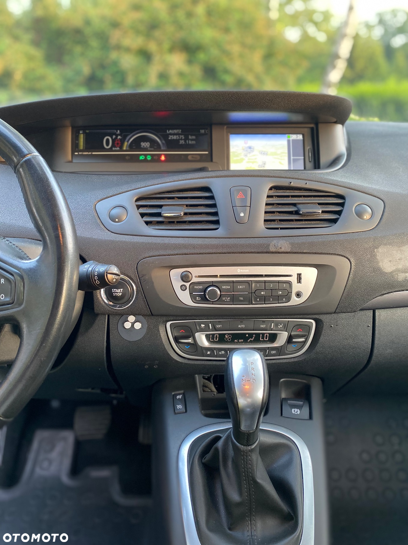 Renault Grand Scenic dCi 110 EDC LIMITED - 11