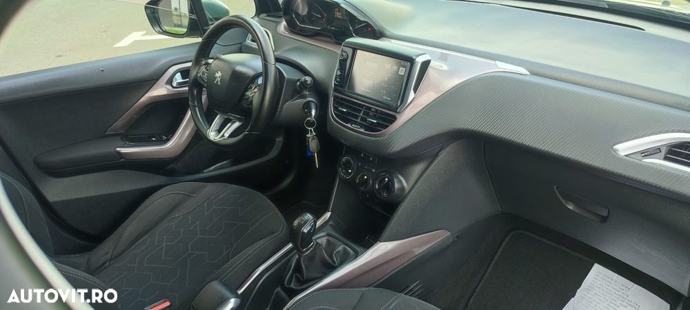 Peugeot 2008 - 10